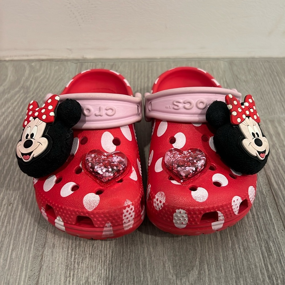 Toddler Disney crocs size 7